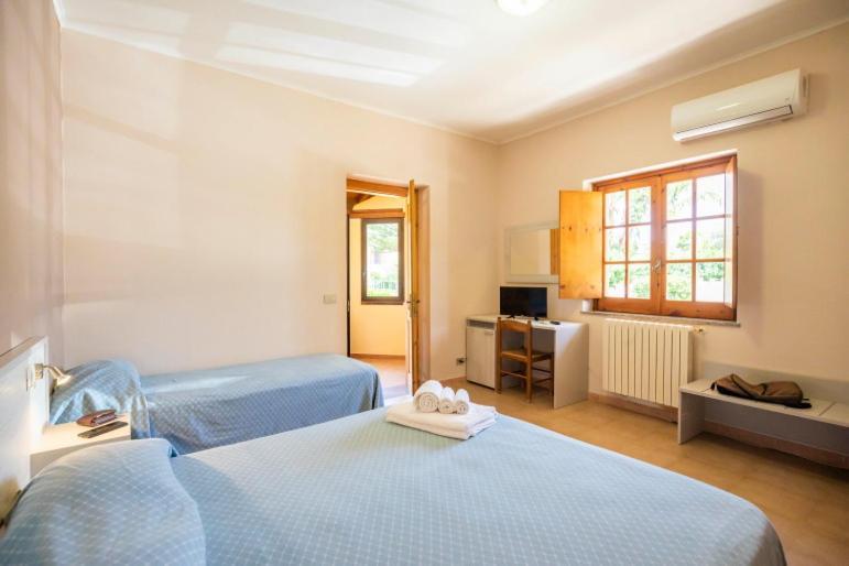 Hotel La Fattoria Sul Mare Capo Vaticano Oda fotoğraf